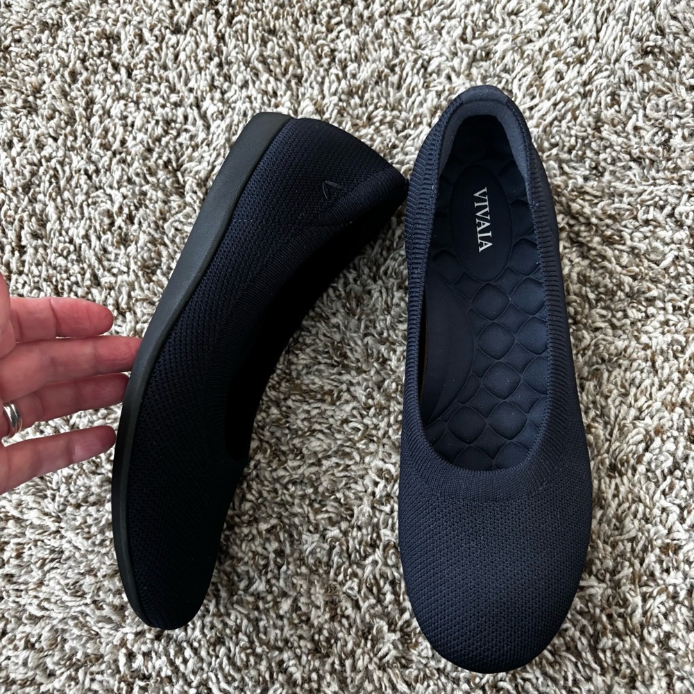 VIVAIA Women's Black Knit Flats